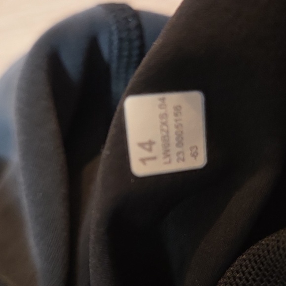 Lululemon Softstreme High-Rise Straight Leg Crop *Black Size 14 - Picture 8 of 15